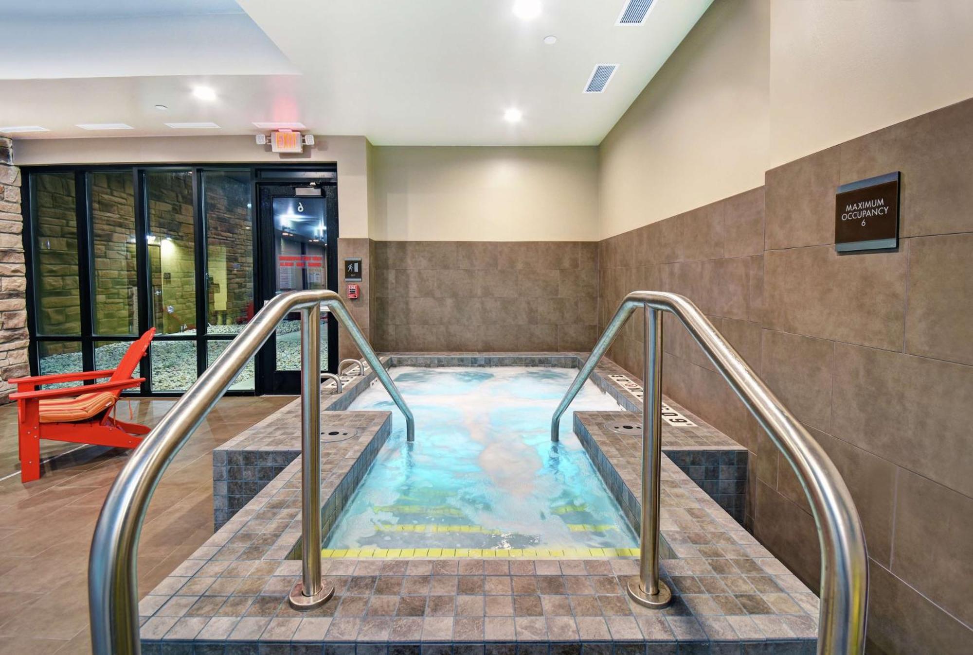 Home2 Suites By Hilton Beloit Exterior photo